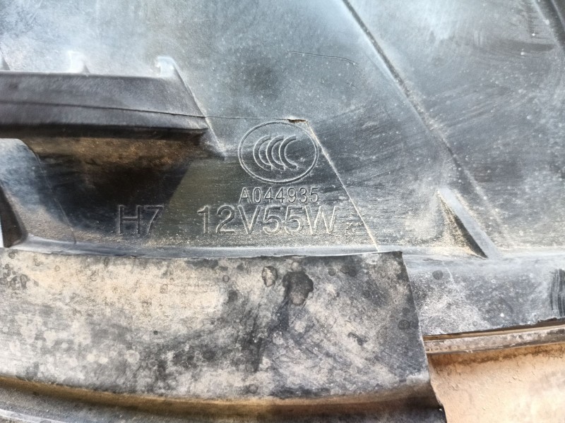 Recambio de faro derecho para ssangyong rodius i 2.7 xdi referencia OEM IAM   