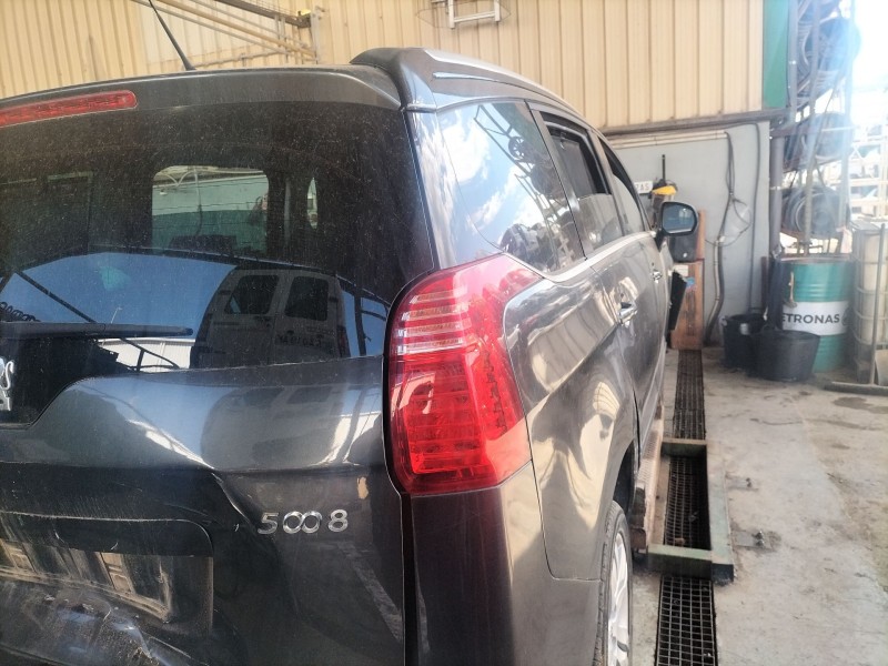 peugeot 5008 (0u_, 0e_) del año 2012