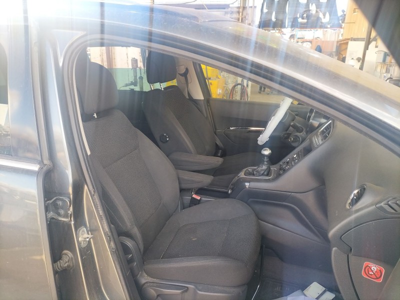 peugeot 5008 (0u_, 0e_) del año 2012