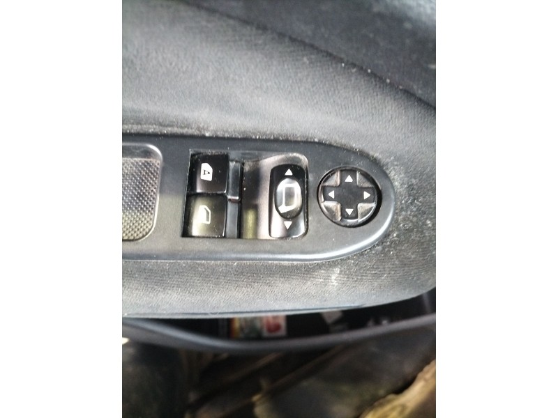 Recambio de mando elevalunas delantero izquierdo para citroën c3 picasso (sh_) 1.6 hdi referencia OEM IAM   