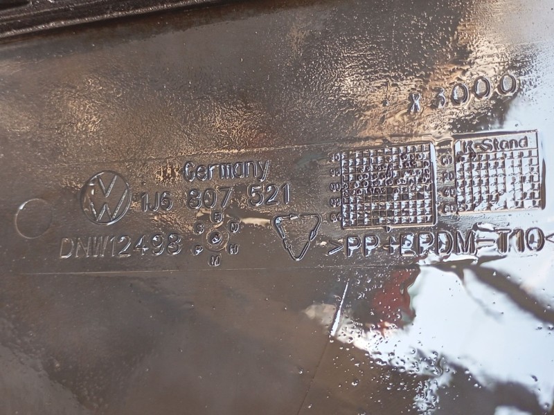 Recambio de paragolpes trasero para volkswagen golf iv (1j1) 1.9 tdi referencia OEM IAM  1J6807521 