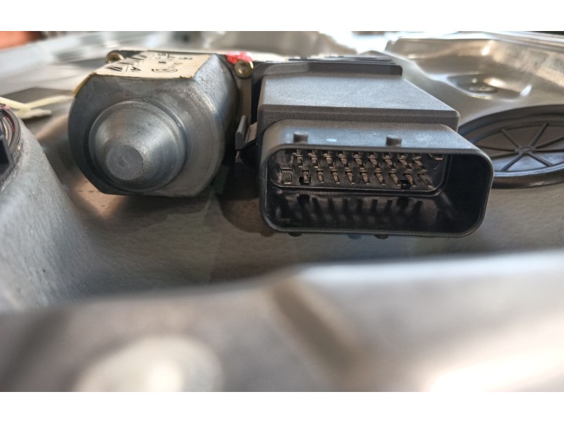 Recambio de elevalunas delantero izquierdo para volkswagen golf iv (1j1) 1.9 tdi referencia OEM IAM   