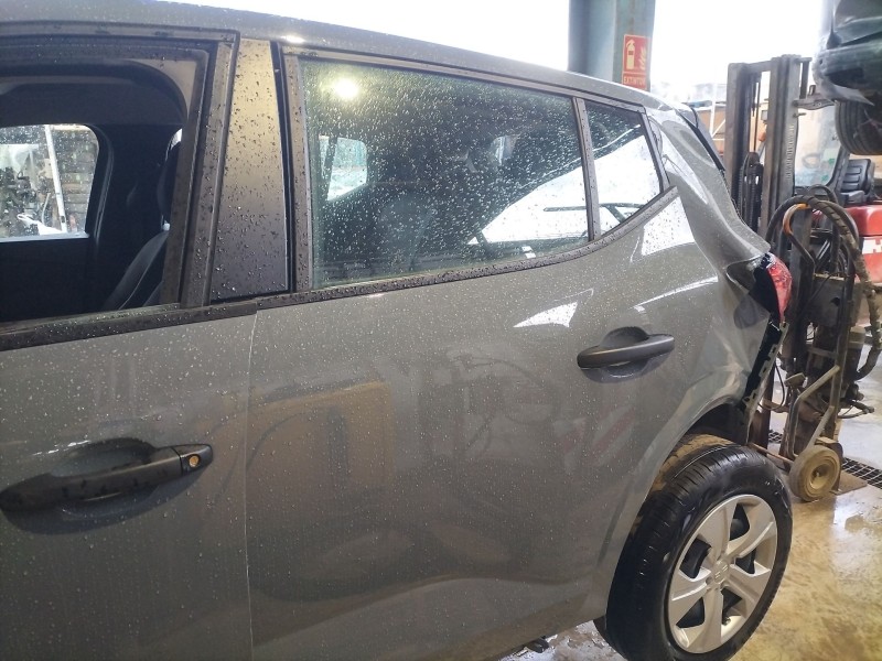 Recambio de puerta trasera izquierda para dacia sandero iii 1.0 tce 90 referencia OEM IAM   