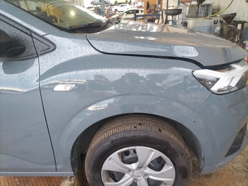 Recambio de aleta delantera derecha para dacia sandero iii 1.0 tce 90 referencia OEM IAM   