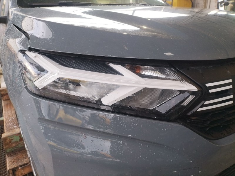 Recambio de faro derecho para dacia sandero iii 1.0 tce 90 referencia OEM IAM   