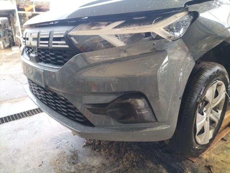 Recambio de paragolpes delantero para dacia sandero iii 1.0 tce 90 referencia OEM IAM   