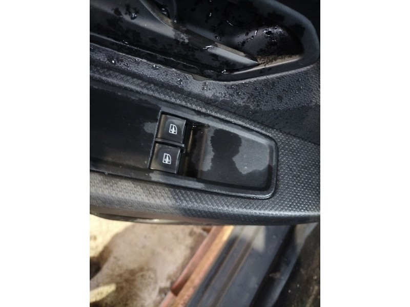 Recambio de mando elevalunas delantero izquierdo para dacia sandero iii 1.0 tce 90 referencia OEM IAM   