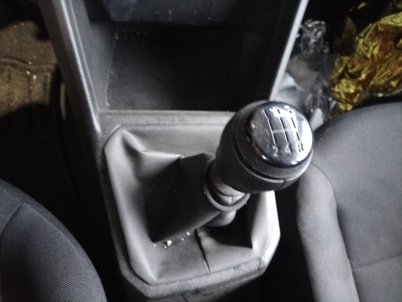 Recambio de pomo palanca cambio para dacia sandero iii 1.0 tce 90 referencia OEM IAM   