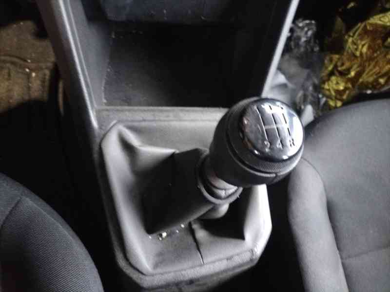 Recambio de pomo palanca cambio para dacia sandero iii 1.0 tce 90 referencia OEM IAM   