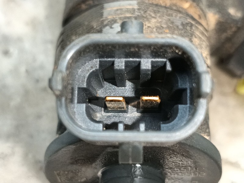 Recambio de inyector para renault captur i (j5_, h5_) 1.5 dci 90 referencia OEM IAM 166008399R 0445110485 