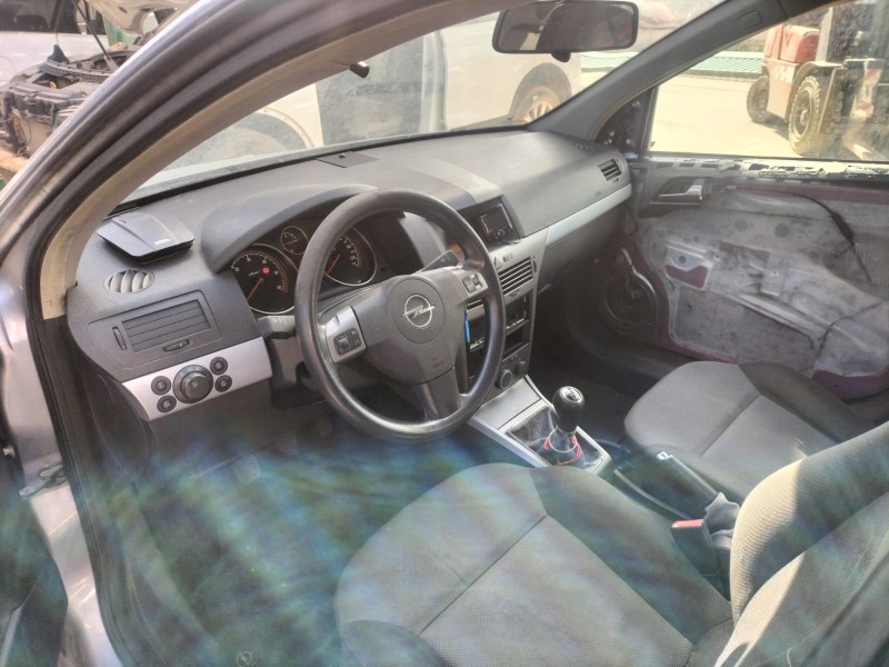 opel astra h (a04) del año 2004
