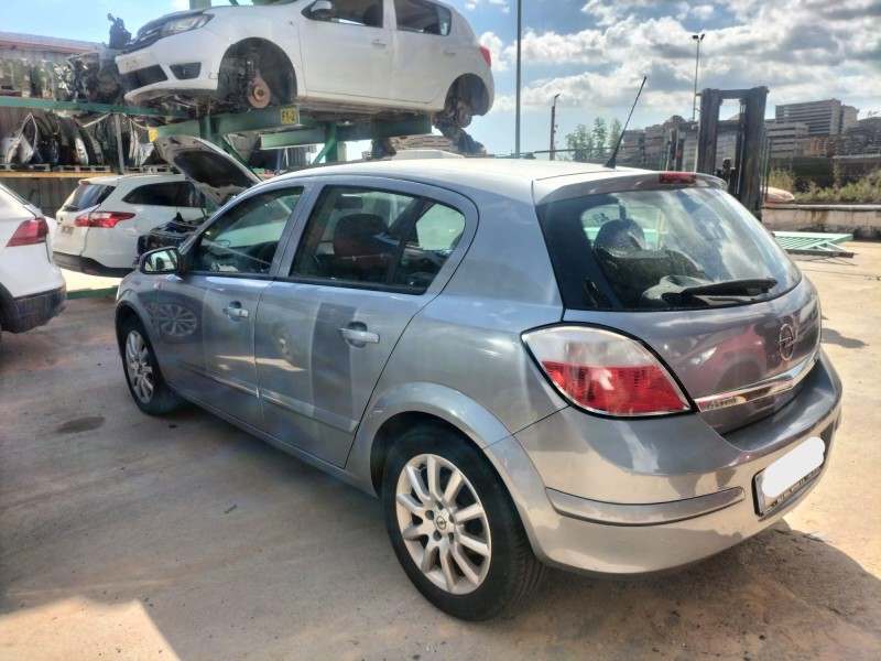 opel astra h (a04) del año 2004