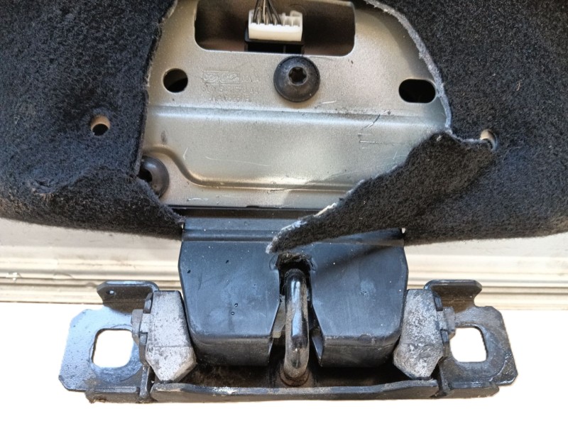 Recambio de porton trasero para ford focus iii 1.6 ti referencia OEM IAM 1796141  