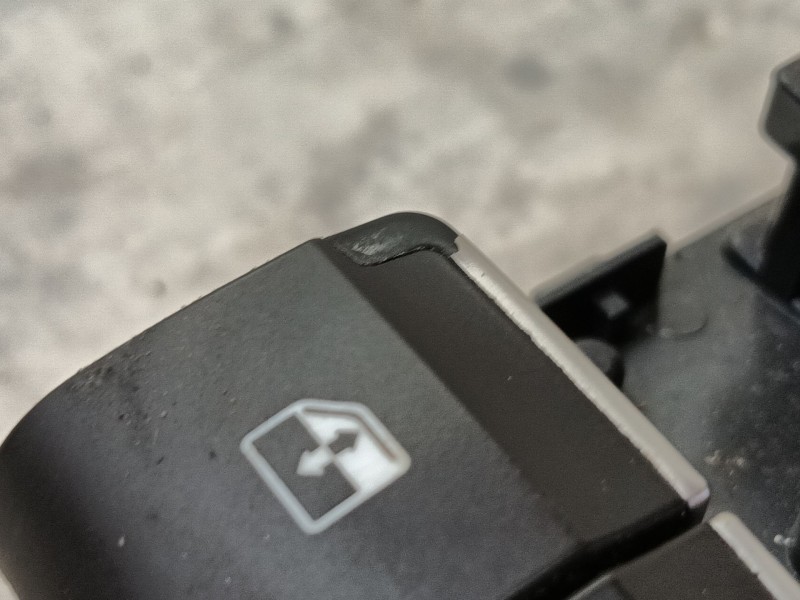 Recambio de mando elevalunas delantero izquierdo para hyundai santa fe iv (tm, tma) 2.2 crdi referencia OEM IAM 93571S1200SST  