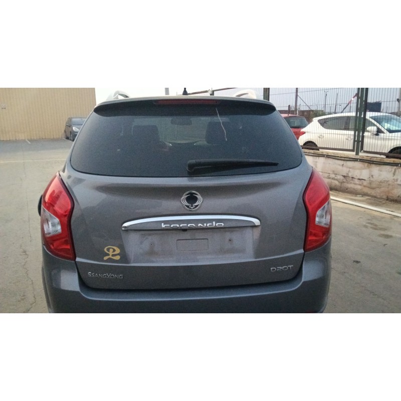 Recambio de porton trasero para ssangyong korando (ck) 2.0 e-xdi referencia OEM IAM 6401134107  