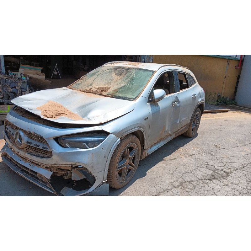 MERCEDES-BENZ GLA (H247)