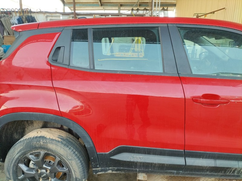 Recambio de puerta trasera derecha para jeep  avenger (j2) 1.2 turbo gasolina 1199ccm 101cv 74kw referencia OEM IAM   