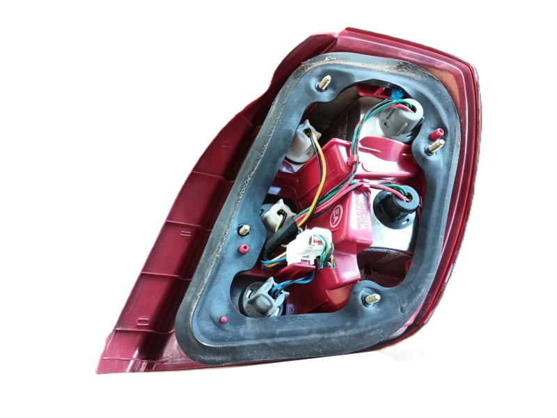 Recambio de piloto trasero izquierdo para chevrolet nubira sedán 1.8 referencia OEM IAM   