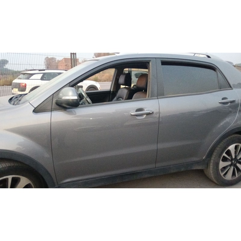 Recambio de puerta delantera izquierda para ssangyong korando (ck) 2.0 e-xdi referencia OEM IAM 6201134106  