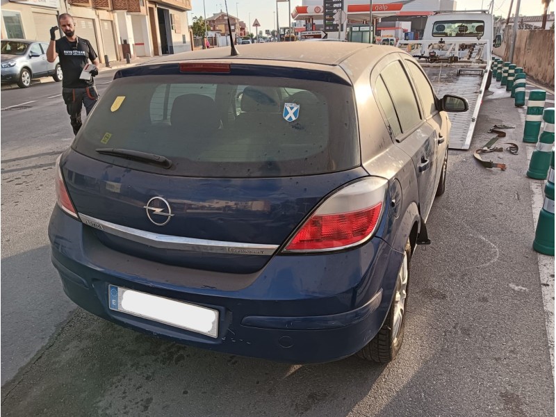 opel astra h (a04) del año 2004