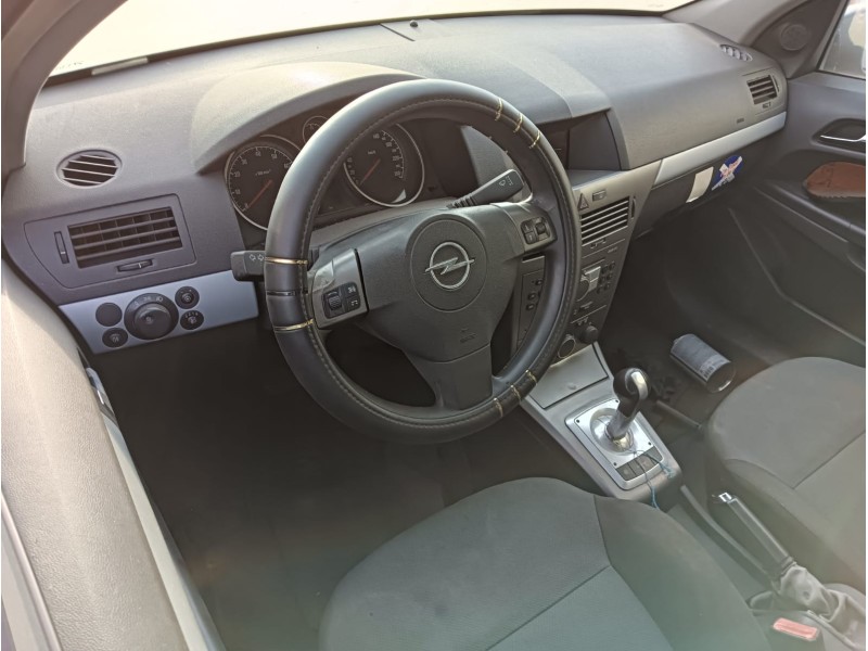 opel astra h (a04) del año 2004