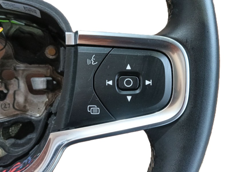 Recambio de volante para volvo xc40 (536) b3 mild-hybrid referencia OEM IAM   