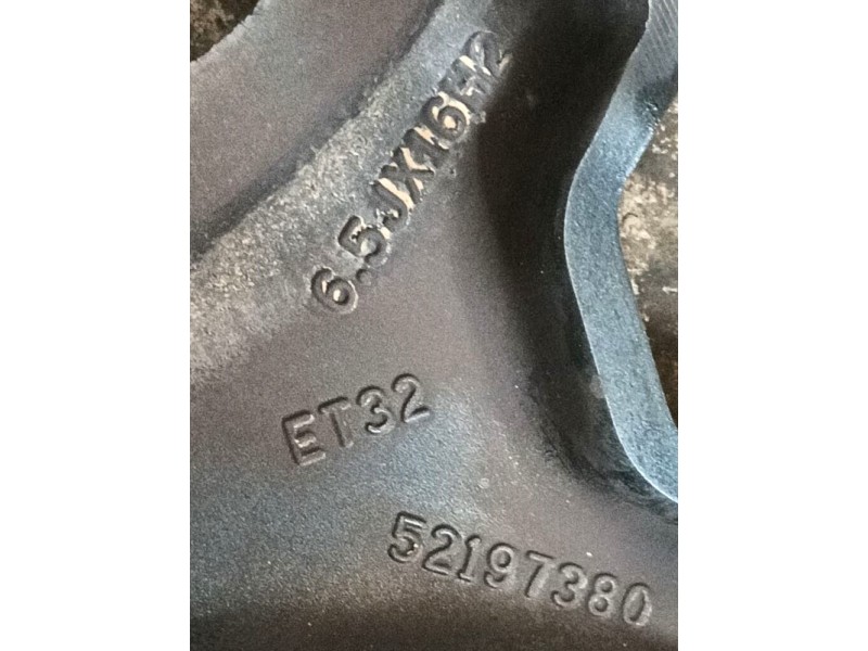 Recambio de llanta para jeep  avenger (j2) 1.2 turbo gasolina 1199ccm 101cv 74kw referencia OEM IAM   