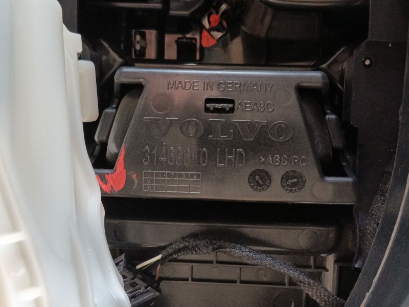 Recambio de apoyabrazos central para volvo xc40 (536) b3 mild-hybrid referencia OEM IAM   