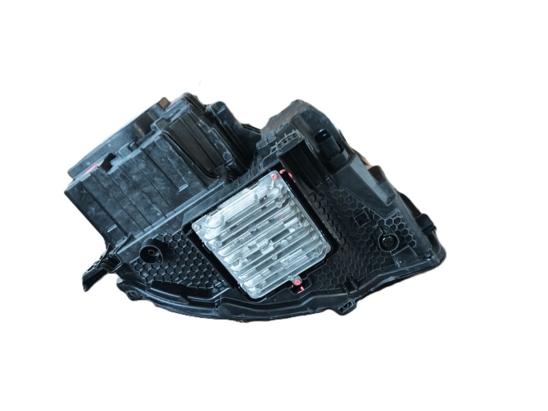 Recambio de faro izquierdo para lynk & co 01 phev referencia OEM IAM   