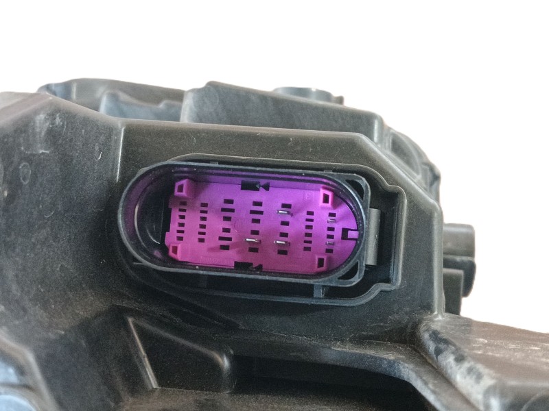 Recambio de faro izquierdo para lynk & co 01 phev referencia OEM IAM   