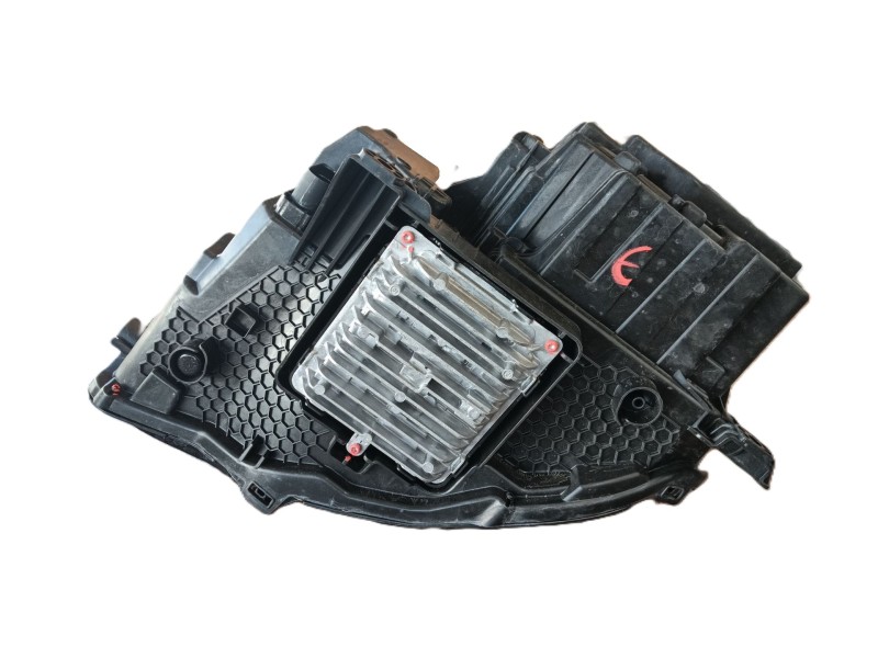 Recambio de faro derecho para lynk & co 01 phev referencia OEM IAM   