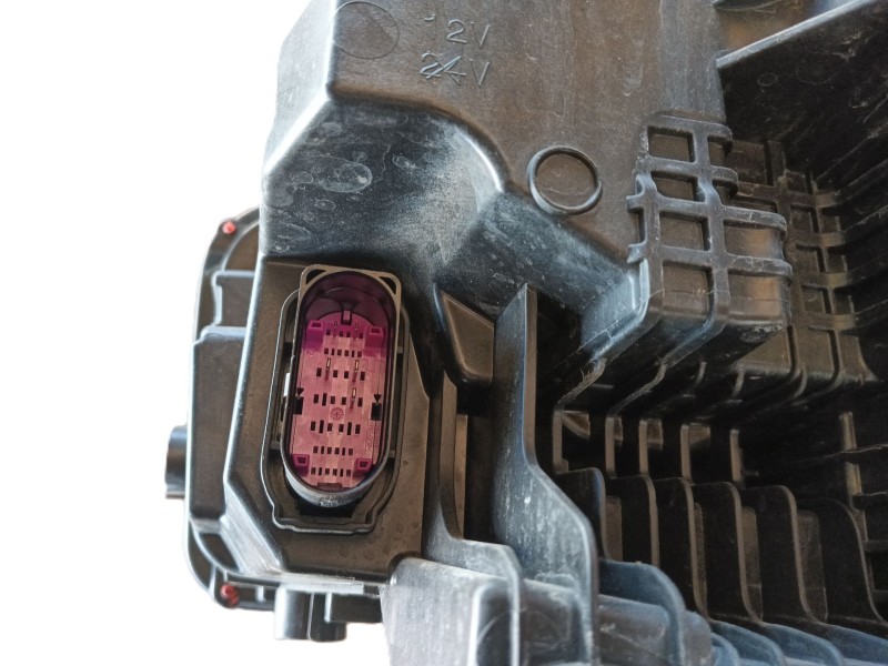 Recambio de faro derecho para lynk & co 01 phev referencia OEM IAM   