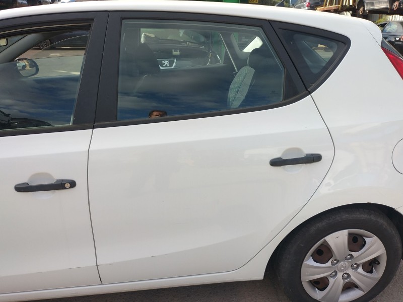 Recambio de puerta trasera izquierda para hyundai i30 (fd) 1.4 referencia OEM IAM   