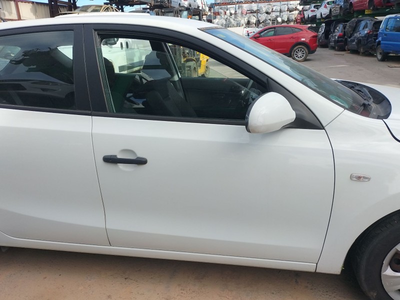 Recambio de puerta delantera derecha para hyundai i30 (fd) 1.4 referencia OEM IAM   