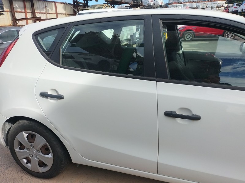 Recambio de puerta trasera derecha para hyundai i30 (fd) 1.4 referencia OEM IAM   
