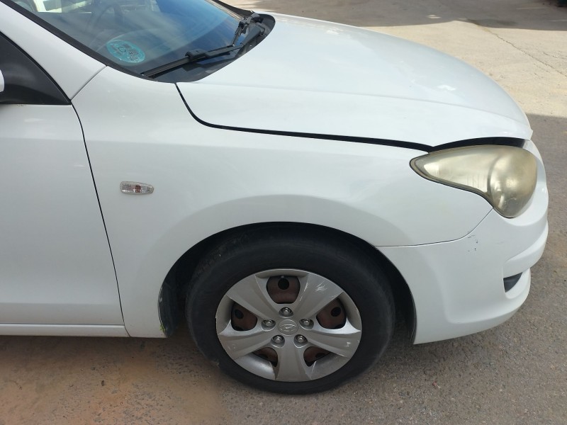 Recambio de aleta delantera derecha para hyundai i30 (fd) 1.4 referencia OEM IAM   