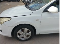 Recambio de aleta delantera izquierda para hyundai i30 (fd) 1.4 referencia OEM IAM 663112R030  