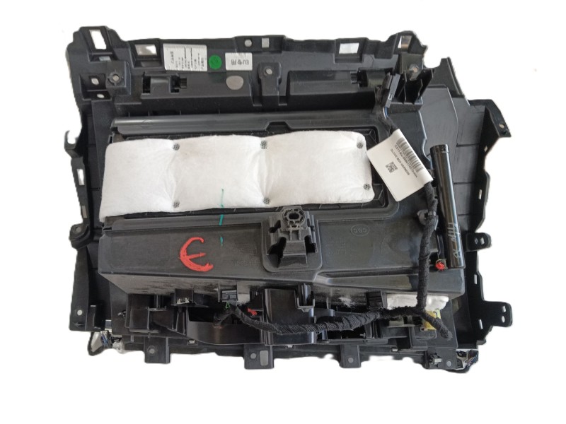 Recambio de guantera para lynk & co 01 phev referencia OEM IAM   