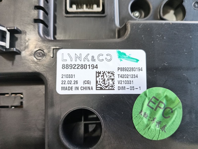 Recambio de cuadro instrumentos para lynk & co 01 phev referencia OEM IAM   
