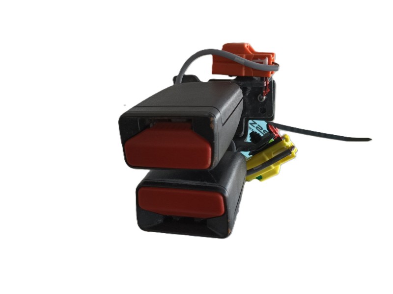 Recambio de enganche cinturon trasero derecho para lynk & co 01 phev referencia OEM IAM   