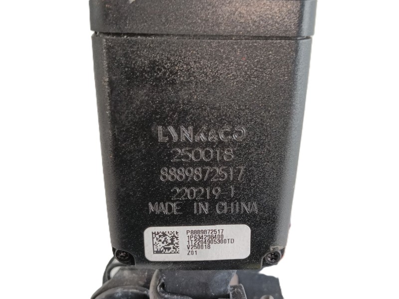 Recambio de enganche cinturon trasero derecho para lynk & co 01 phev referencia OEM IAM   