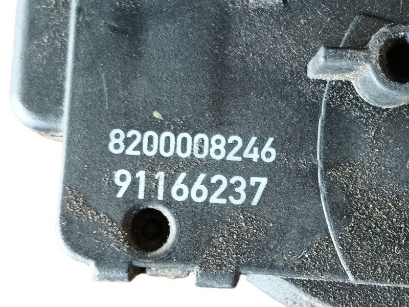 Recambio de cerradura puerta delantera izquierda para renault trafic ii furgoneta (fl) 1.9 dci 80 (fl0b) referencia OEM IAM   