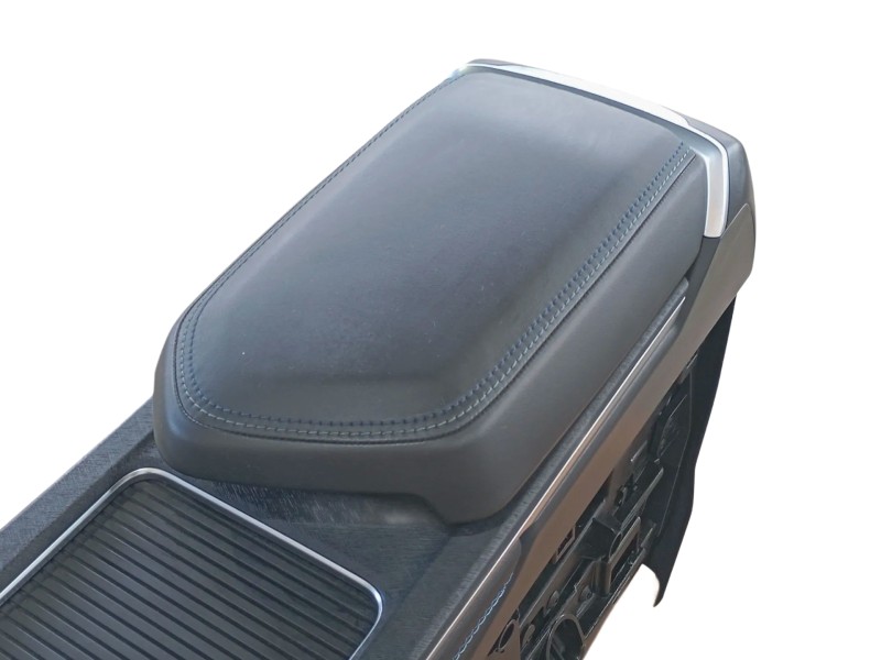 Recambio de apoyabrazos central para lynk & co 01 phev referencia OEM IAM   