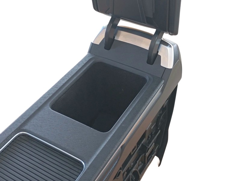 Recambio de apoyabrazos central para lynk & co 01 phev referencia OEM IAM   