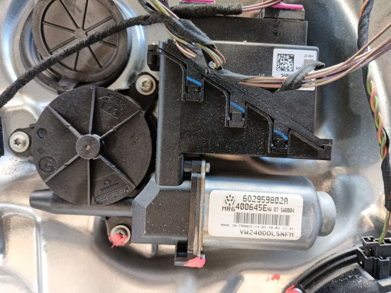 Recambio de elevalunas delantero izquierdo para volkswagen polo iv (9n_, 9a_) 1.4 16v referencia OEM IAM   