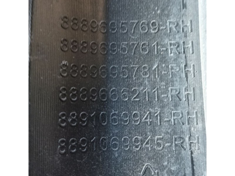 Recambio de aletin delantero derecho para lynk & co 01 phev referencia OEM IAM   