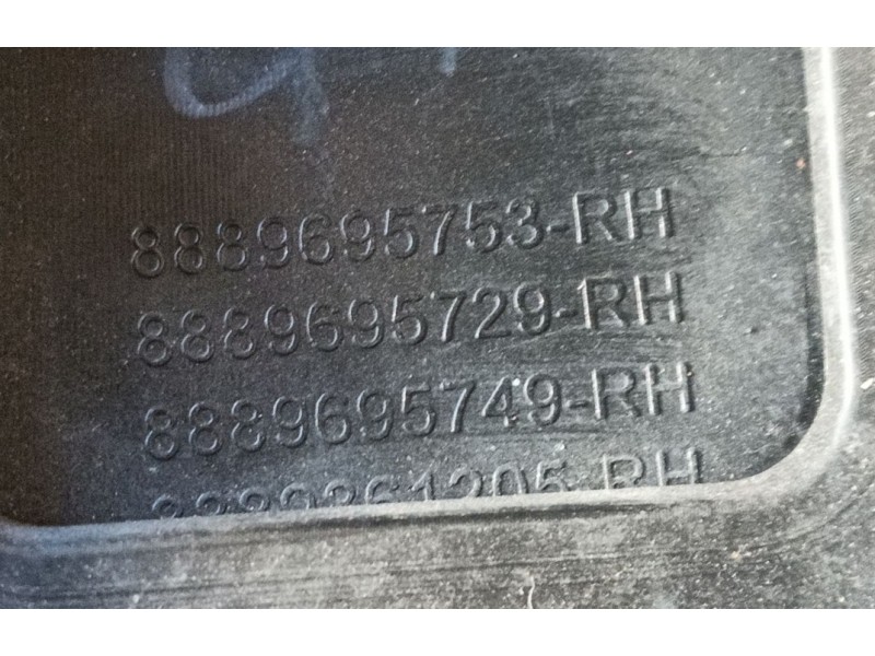 Recambio de aletin delantero derecho para lynk & co 01 phev referencia OEM IAM   