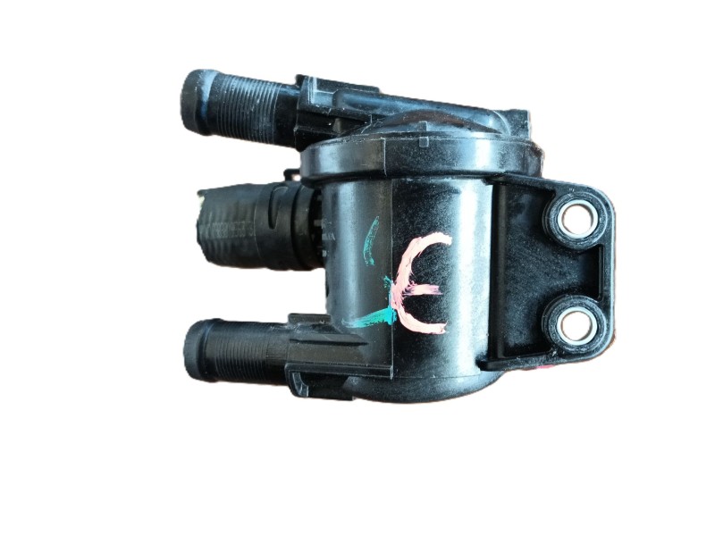 Recambio de bomba agua para lynk & co 01 phev referencia OEM IAM   