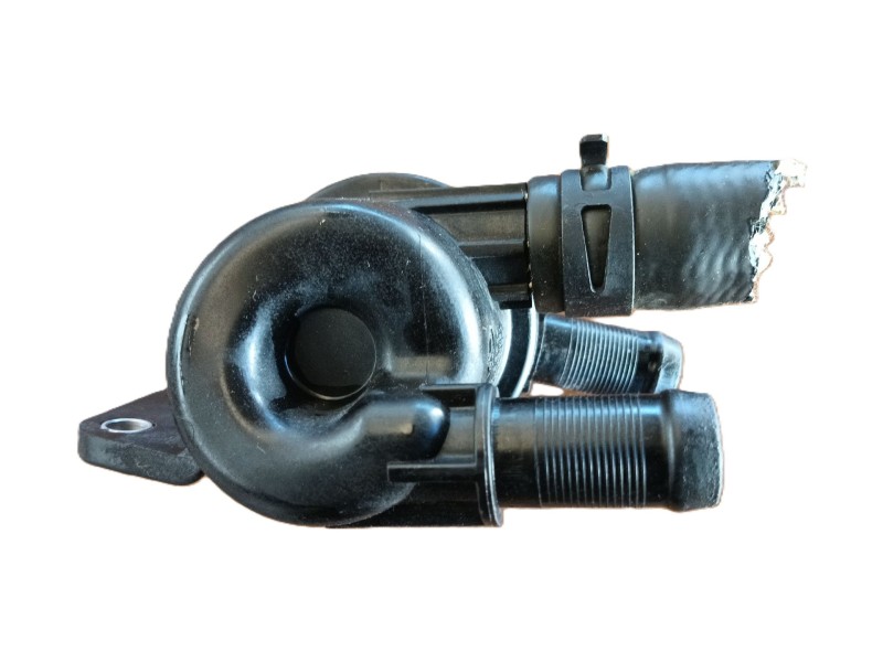 Recambio de bomba agua para lynk & co 01 phev referencia OEM IAM   