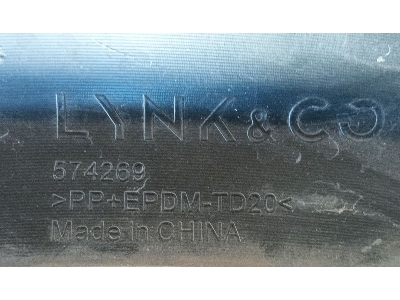 Recambio de aletin delantero izquierdo para lynk & co 01 phev referencia OEM IAM   